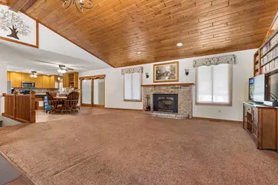 105 Rollin, Lena, IL 61048 - Photo 5