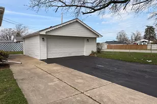 191 Kathleen Ln, Chicago Heights, IL 60411 - Photo 3