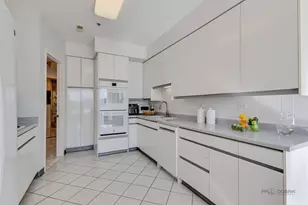 209 Rivershire Ln, Lincolnshire, IL 60069 - Photo 21