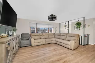 24333 S Valley Dr, Channahon, IL 60410 - Photo 5