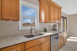 24333 S Valley Dr, Channahon, IL 60410 - Photo 9