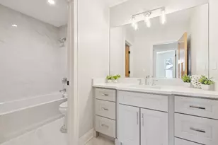 885 Geneva Rd, Saint Charles, IL 60174 - Photo 33