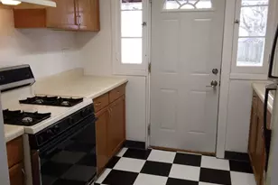 810 Sullivan Ct, Crest Hill, IL 60403 - Photo 5