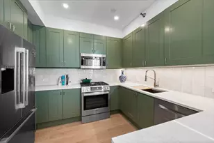 744 N Clark St, Chicago, IL 60610 - Photo 15