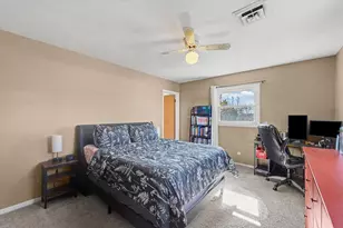 913 E 1st St, Gibson City, IL 60936 - Photo 25