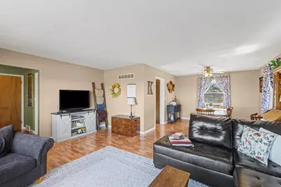 913 E 1st Street, Gibson City, IL 60936 - Photo 9