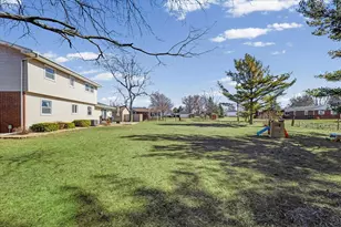 913 E 1st St, Gibson City, IL 60936 - Photo 35