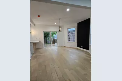 5402 N Mobile Avenue, Chicago, IL 60630 - Photo 5