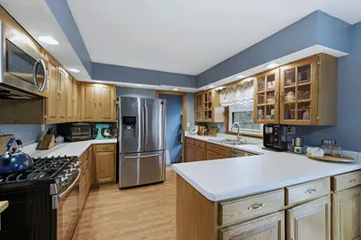 136 McKinstry Drive, Elgin, IL 60123 - Photo 5