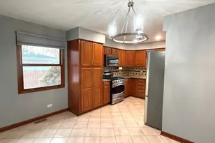 267 N Idlewild Ave, Mundelein, IL 60060 - Photo 5