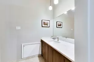 1733 W Irving Park Rd, Chicago, IL 60613 - Photo 15