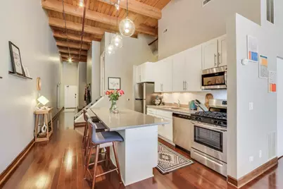 1733 W Irving Park Road #215, Chicago, IL 60613 - Photo 7