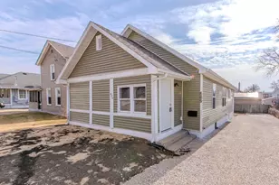 689 E Bluff St, Marseilles, IL 61341 - Photo 1