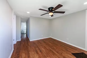 113 Washington Ave, La Grange, IL 60525 - Photo 3