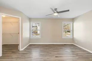 4025 Peartree Dr, Lake in the Hills, IL 60156 - Photo 11