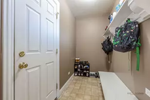 705 S Dymond Rd, Libertyville, IL 60048 - Photo 9