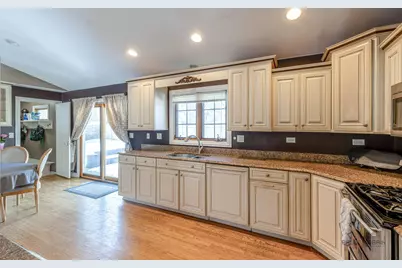 705 S Dymond Road, Libertyville, IL 60048 - Photo 7