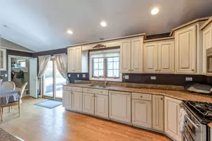 705 S Dymond Rd, Libertyville, IL 60048 - Photo 7