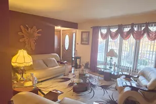 8103 Gladys Ln, Palos Hills, IL 60465 - Photo 5