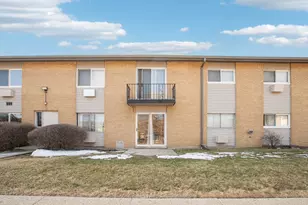 8828 N Leslie Ln, Des Plaines, IL 60016 - Photo 19