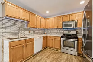 8828 N Leslie Ln, Des Plaines, IL 60016 - Photo 9