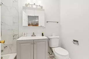 8828 N Leslie Ln, Des Plaines, IL 60016 - Photo 15