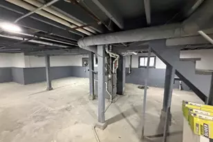 12416 S Carpenter St, Calumet Park, IL 60827 - Photo 11