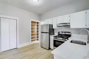 2114 W Byron St, Chicago, IL 60618 - Photo 15