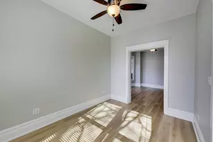 2114 W Byron St, Chicago, IL 60618 - Photo 11