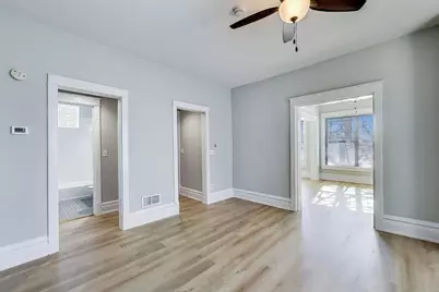 2114 W Byron Street #1, Chicago, IL 60618 - Photo 9