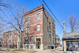 2114 W Byron St, Chicago, IL 60618 - Photo 3