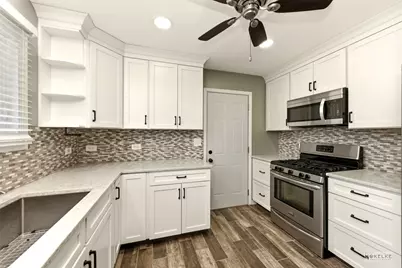 925 Lindenwood Drive, Aurora, IL 60506 - Photo 9