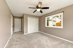 925 Lindenwood Dr, Aurora, IL 60506 - Photo 13