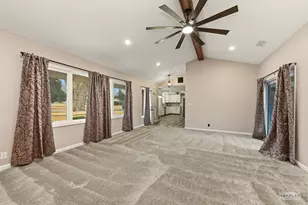 925 Lindenwood Dr, Aurora, IL 60506 - Photo 5