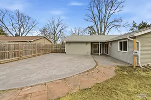 925 Lindenwood Dr, Aurora, IL 60506 - Photo 21