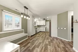 925 Lindenwood Dr, Aurora, IL 60506 - Photo 7