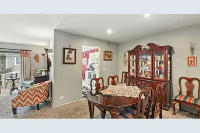 550 Greystone Lane #A2, Wheeling, IL 60090 - Photo 3