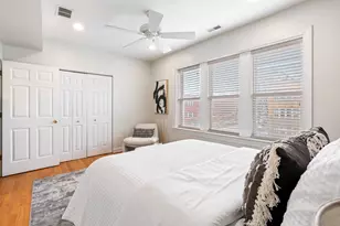 3335 W Byron St, Chicago, IL 60618 - Photo 13