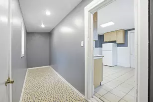 1525 S Main St, Rockford, IL 61102 - Photo 9