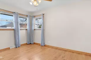 7132 W 84th Pl, Burbank, IL 60459 - Photo 13