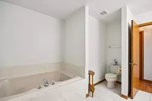 8021 Enclave Ln, Tinley Park, IL 60487 - Photo 23