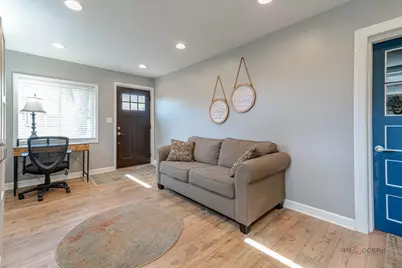 34049 N Hickory Avenue, Grayslake, IL 60030 - Photo 3