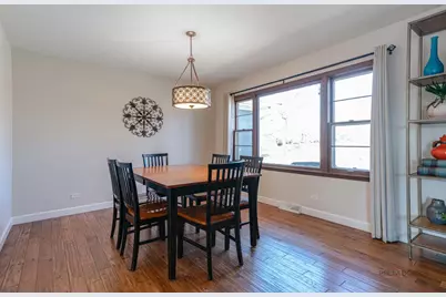 34049 N Hickory Avenue, Grayslake, IL 60030 - Photo 9