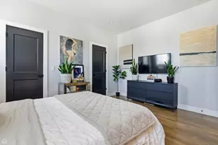 2913 W Belmont Ave, Chicago, IL 60618 - Photo 13