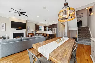 210 N Halsted St, Chicago, IL 60661 - Photo 5