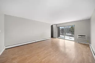 575 Fairway View Dr, Wheeling, IL 60090 - Photo 11