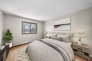 575 Fairway View Dr, Wheeling, IL 60090 - Photo 3