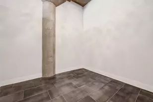 320 E 21st St, Chicago, IL 60616 - Photo 17