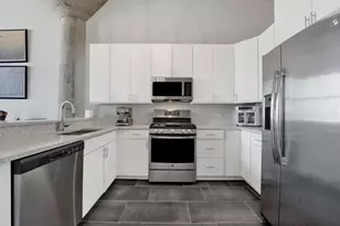 320 E 21st St, Chicago, IL 60616 - Photo 5