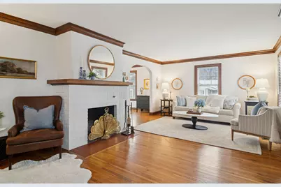 131 Walton Street, Barrington, IL 60010 - Photo 3